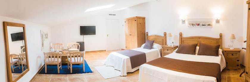 Imagen de la habitación del Hotel Can Serrete. Foto 10