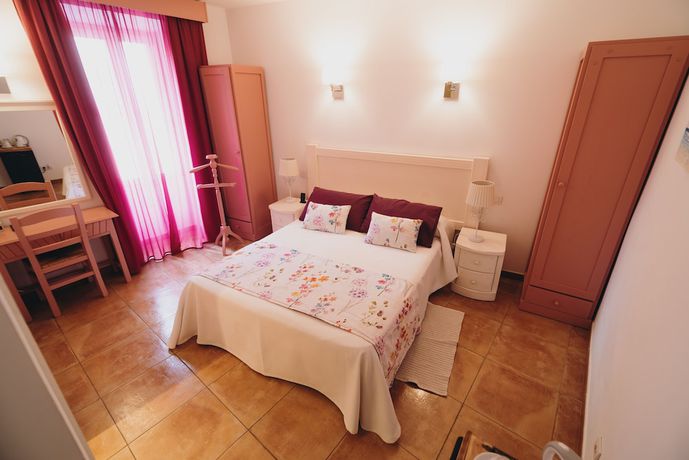 Imagen de la habitación del Hotel Can Serrete. Foto 18