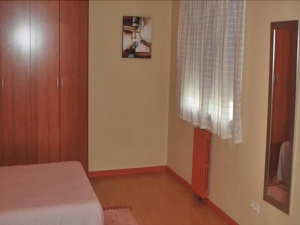 Imagen de la habitación del Hotel Canabal. Foto 11