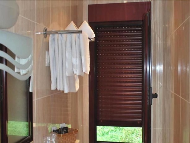 Imagen de la habitación del Hotel Canabal. Foto 15