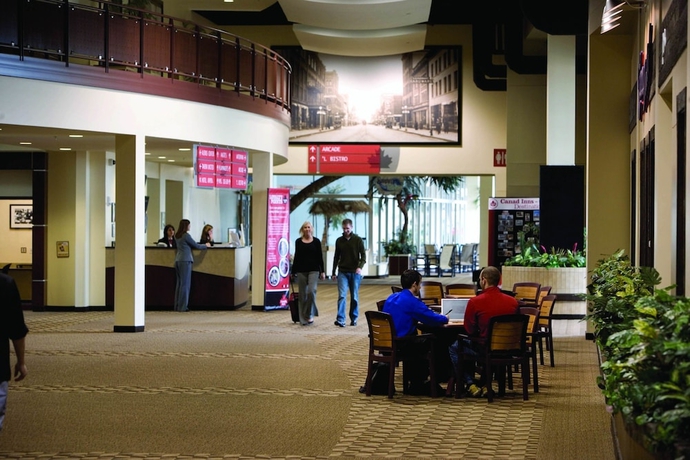 Imagen de los interiores del Hotel Canad Inns Destination Center Grand Forks. Foto 15