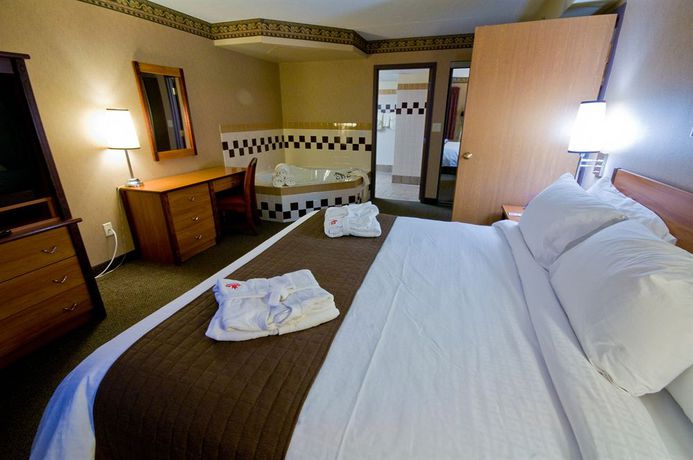 Imagen de la habitación del Hotel Canad Inns Destination Centre Club Regent Casino. Foto 9