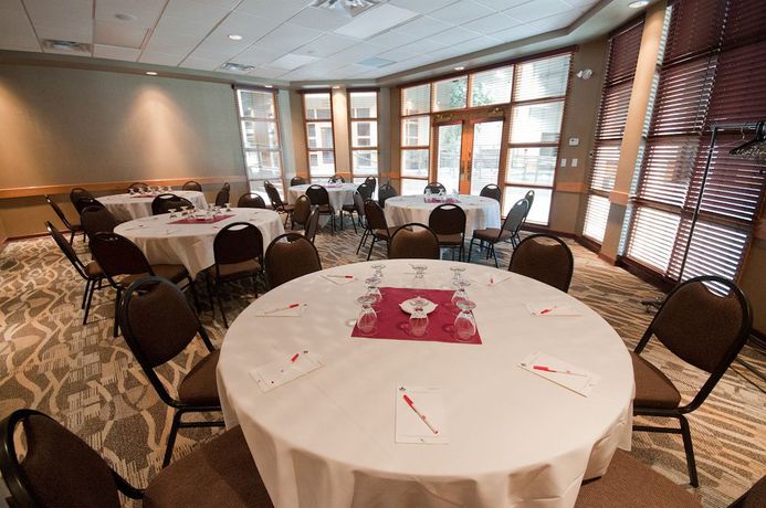 Imagen de la habitación del Hotel Canad Inns Destination Centre Windsor Park. Foto 5