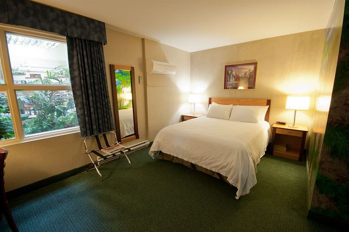 Imagen del bar/restaurante del Hotel Canad Inns Destination Centre Windsor Park. Foto 2