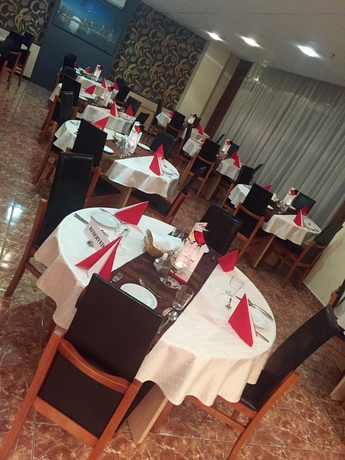 Imagen del bar/restaurante del Hotel Canada Budapest. Foto 2