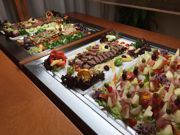 Imagen del bar/restaurante del Hotel Canada Budapest. Foto 6