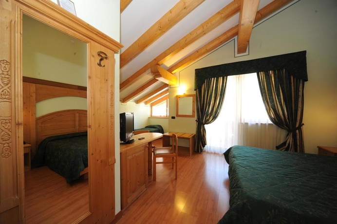 Imagen de la habitación del Hotel Canada, Pinzolo. Foto 12