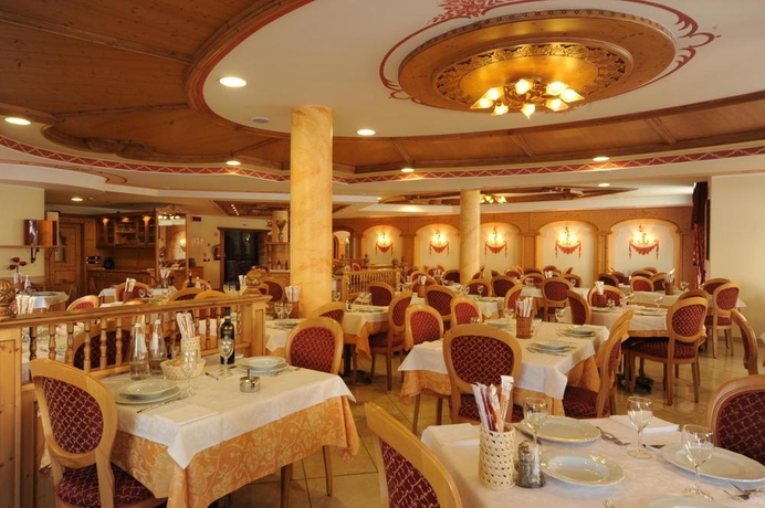 Imagen del bar/restaurante del Hotel Canada, Pinzolo. Foto 8