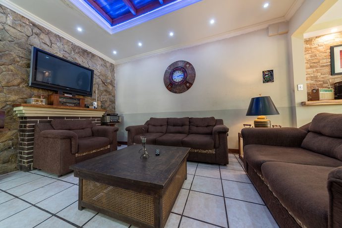 Imagen de los interiores del Hotel Canada, Zona 4. Foto 15