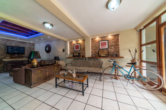 Imagen de los interiores del Hotel Canada, Zona 4. Foto 16