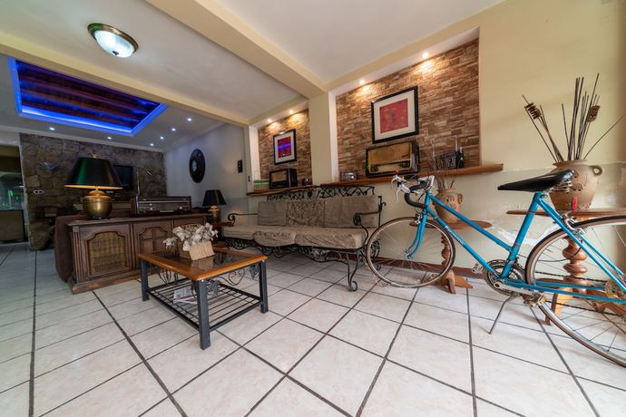 Imagen de los interiores del Hotel Canada, Zona 4. Foto 18