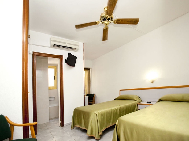 Imagen de la habitación del Hotel Canadá, Benicasim. Foto 7