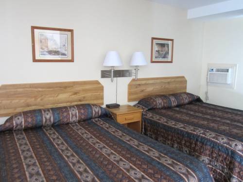 Imagen de la habitación del Hotel Canada's Best Value Desert Inn & Suites. Foto 4