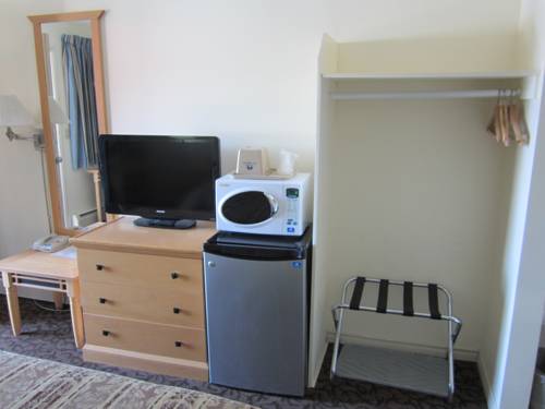 Imagen de la habitación del Hotel Canada's Best Value Desert Inn & Suites. Foto 7