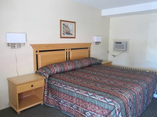 Imagen de la habitación del Hotel Canada's Best Value Desert Inn & Suites. Foto 10