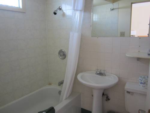 Imagen de la habitación del Hotel Canada's Best Value Desert Inn & Suites. Foto 12