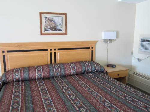 Imagen de la habitación del Hotel Canada's Best Value Desert Inn & Suites. Foto 14