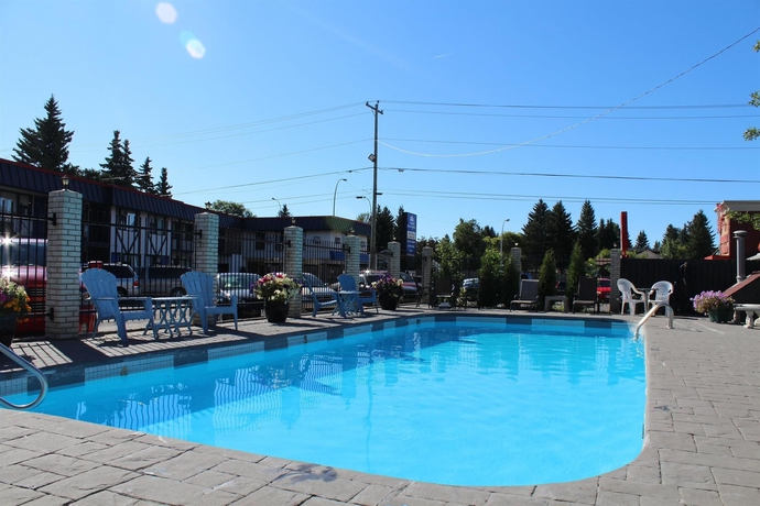 Imagen de la piscina del Hotel Canadas Best Value Inn Calgary. Foto 16
