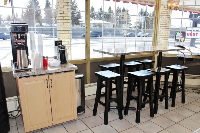 Imagen del bar/restaurante del Hotel Canadas Best Value Inn Calgary. Foto 7