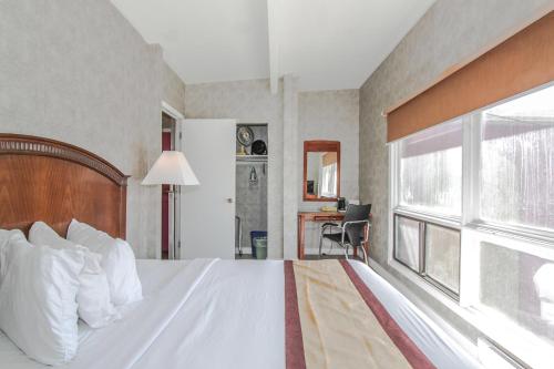 Imagen de la habitación del Hotel Canadas Best Value Inn Chinook Station. Foto 13
