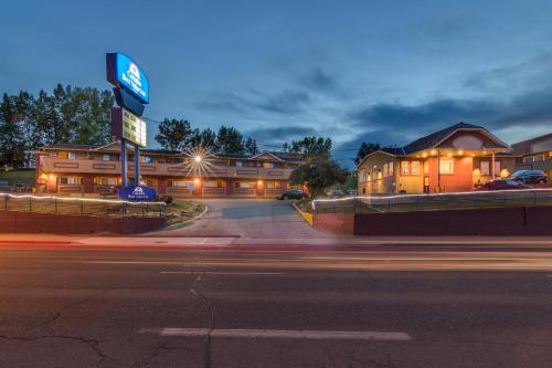 Imagen general del Hotel Canadas Best Value Inn Chinook Station. Foto 10