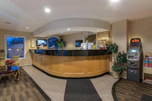 Imagen general del Hotel Canadas Best Value Inn Chinook Station. Foto 2