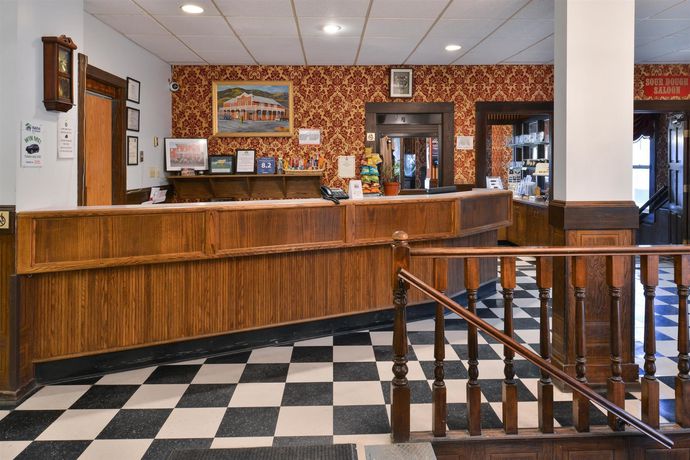 Imagen de los interiores del Hotel Canadas Best Value Inn Downtown Dawson City. Foto 13