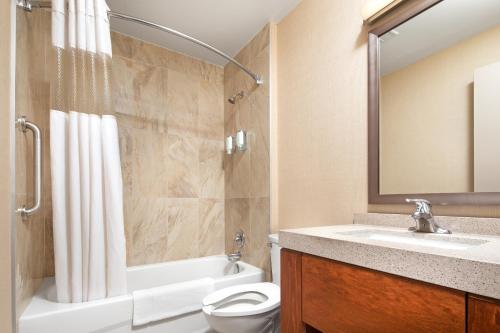 Imagen de la habitación del Hotel Canadas Best Value Inn Richmond Hill Toronto N. Foto 5