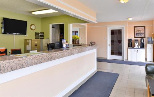 Imagen general del Hotel Canadas Best Value Inn Whitecourt. Foto 4