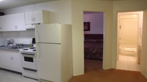 Imagen general del Hotel Canadas Best Value Inn Whitecourt. Foto 7