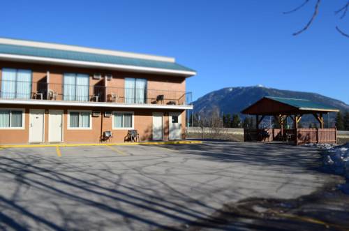 Imagen general del Hotel Canadas Best Value Inn & Suites Castlegar. Foto 1