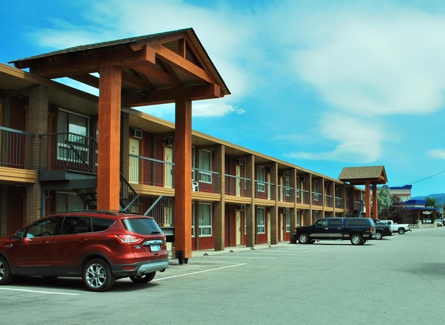 Imagen de los exteriores del Hotel Canadas Best Value Inn and Suites Fernie. Foto 14