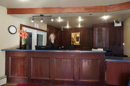 Imagen general del Hotel Canadas Best Value Inn and Suites Fernie. Foto 2