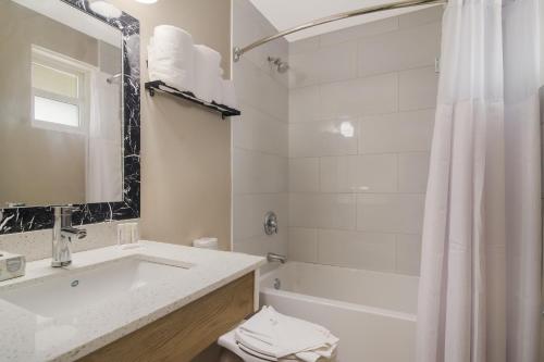 Imagen general del Hotel Canadas Best Value Inn and Suites Kamloops. Foto 3
