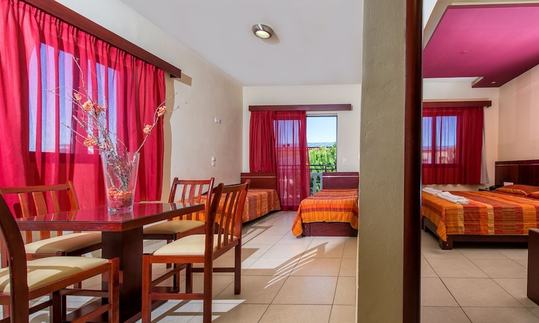 Imagen de la habitación del Hotel Canadian, Laganas. Foto 2