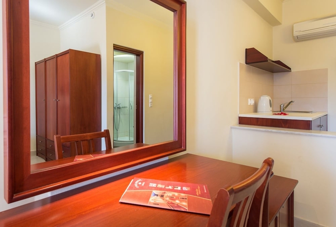 Imagen de la habitación del Hotel Canadian, Laganas. Foto 4