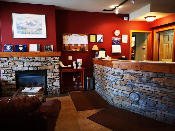 Imagen de los interiores del Hotel Canadian Rockies Chalets. Foto 18