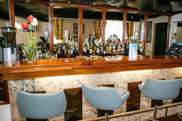 Imagen del bar/restaurante del Hotel Canadiano - Urban Nature. Foto 2