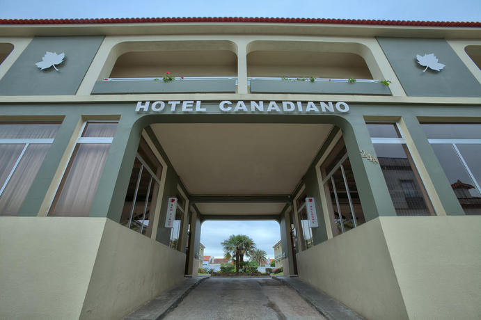 Imagen de los exteriores del Hotel Canadiano - Urban Nature. Foto 10