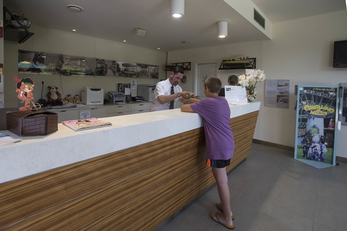 Imagen de los interiores del Hotel Canado Club Family Village. Foto 19