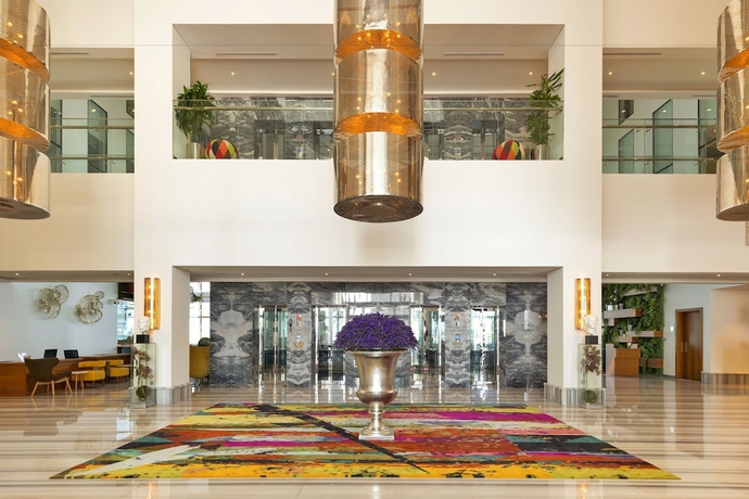 Imagen de los interiores del Hotel Canal Central. Foto 13