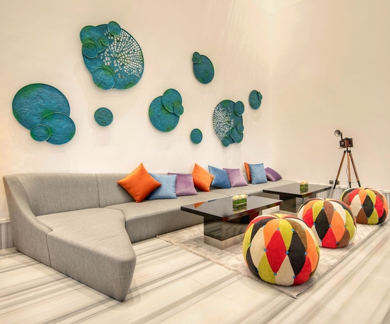 Imagen de los interiores del Hotel Canal Central. Foto 16