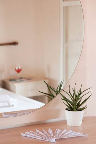 Imagen de la habitación del Hotel Canal D\' Amour by Estia. Foto 17