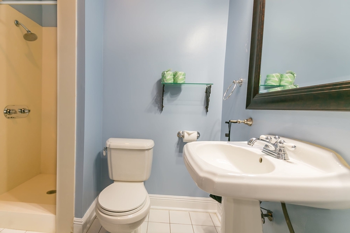 Imagen de la habitación del Hotel Canal Express Studios. Foto 12