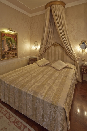 Imagen de la habitación del Hotel Canal Grande. Foto 8