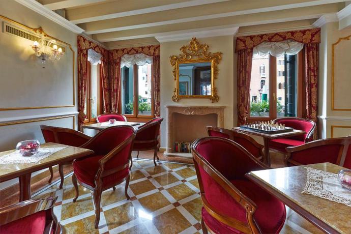 Imagen de los interiores del Hotel Canal Grande. Foto 14