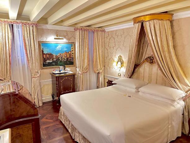 Imagen de la habitación del Hotel Canal Grande. Foto 7