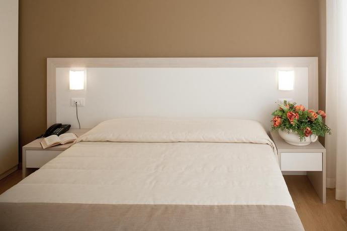 Imagen de la habitación del Hotel Canarie. Foto 8