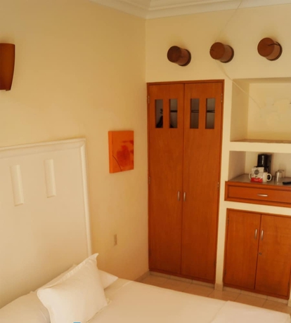 Imagen de la habitación del Hotel Canarios. Foto 5