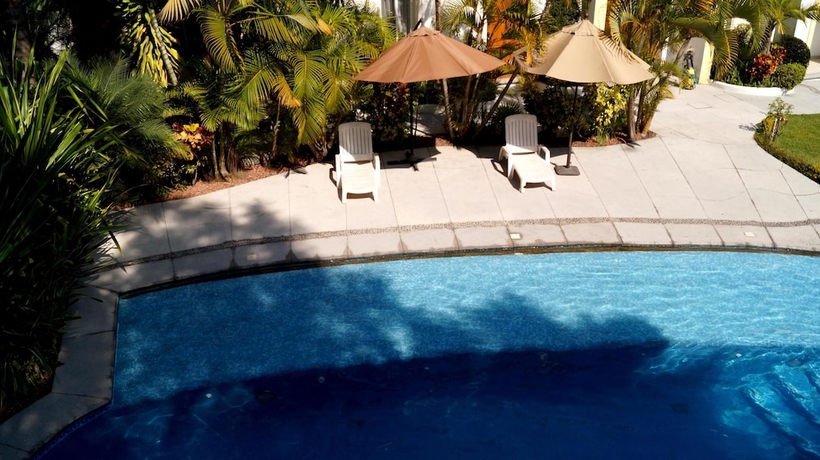 Imagen de la piscina del Hotel Canarios. Foto 16